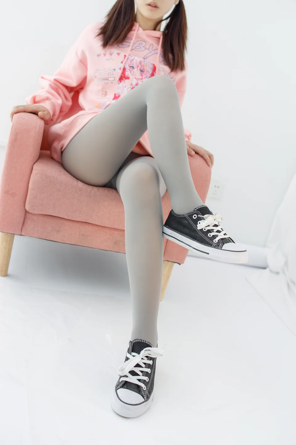 森萝财团_小夜_No_002_内部017_真空灰丝80D_137P,1V_5_01GBP tg@simisebaisi 【丝足阁】038.webp